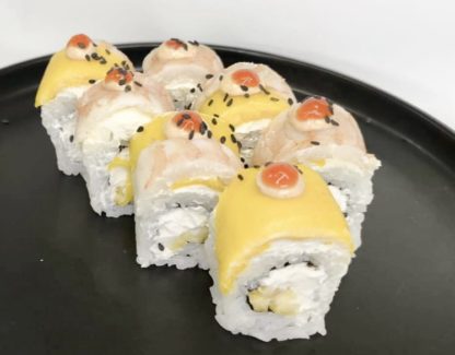 Ролл с манго и креветкой